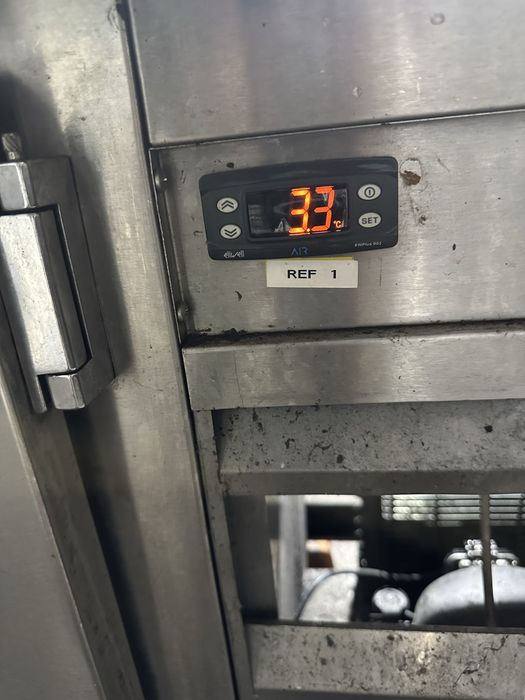 Bancada de frio totalmente em inox