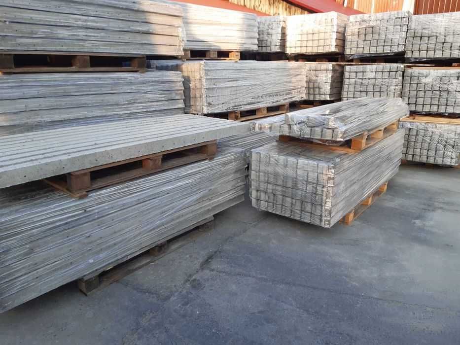 Słupki betonowe ogrodzenia do siatki winorośli pastucha