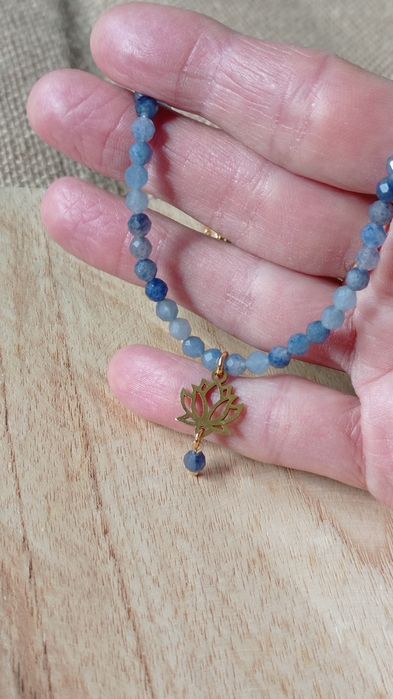 Krótki naszyjnik damski, choker z niebieskich kamieni naturalnych