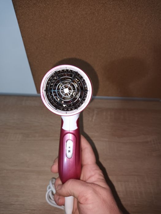 Sprzedam suszarkę do włosów