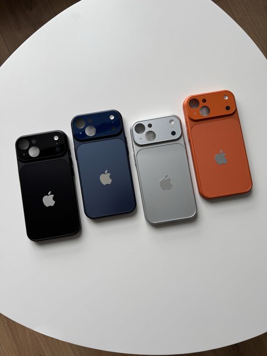 Чохол на iPhone в стилі 17 серії.