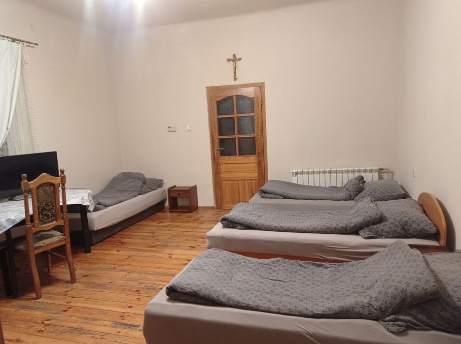 Dom dla pracowników -22 zł  tanie  spanie w centrum Józefowa.