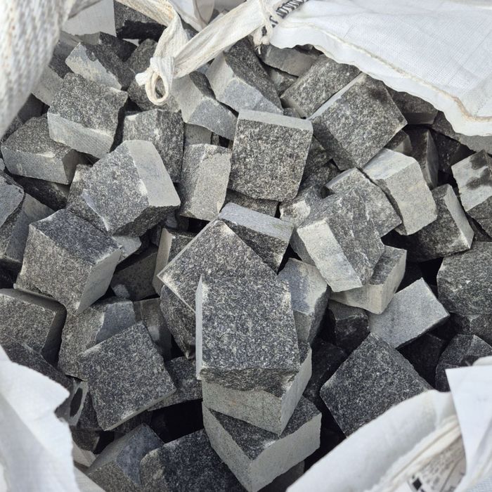 Гранітна бруківка