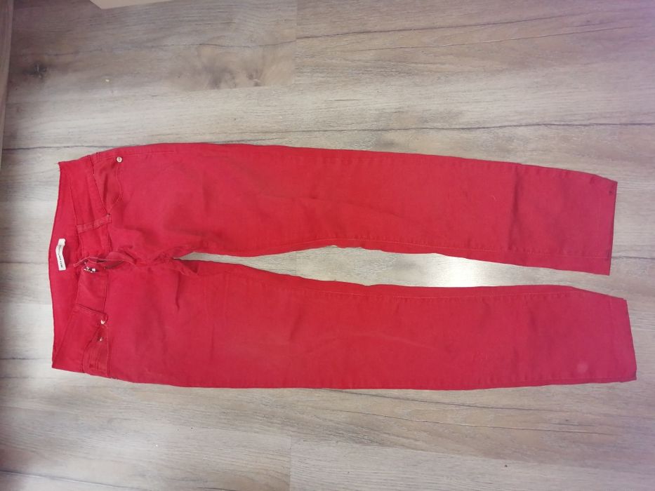 Dwie pary spodni jedne firmy Mango