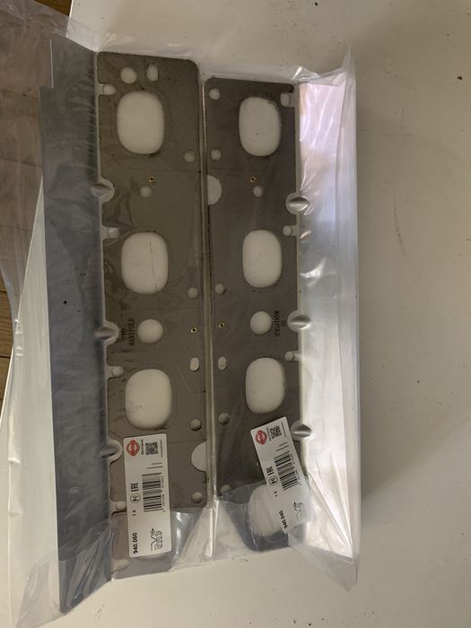 Dodge Jeep 5,7 hemi uszczelki pod kolektor wydechowy