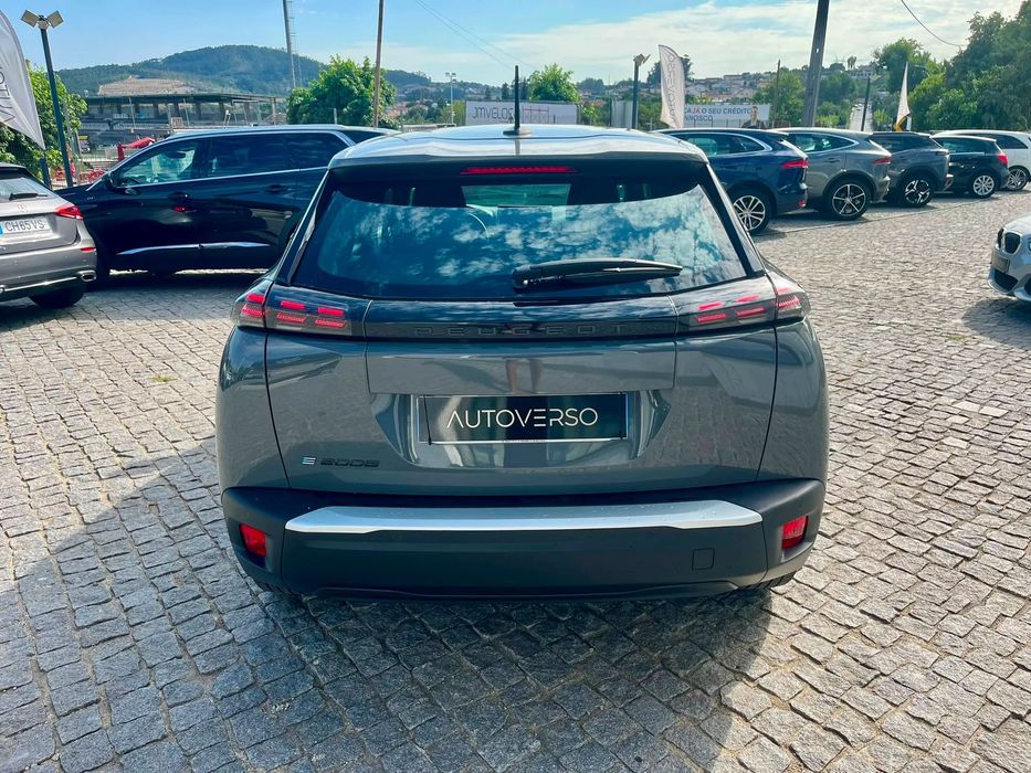Peugeot e-2008 Active