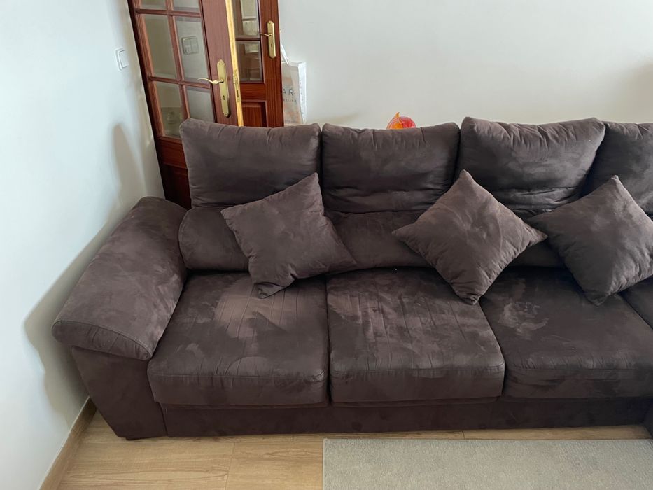 Sofá com chaise loungue