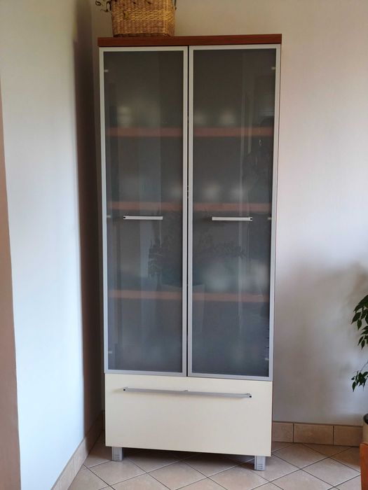 Witryna BRW oraz komoda BRW