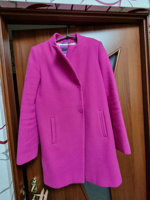 Жіноче пальто (розмір 40)