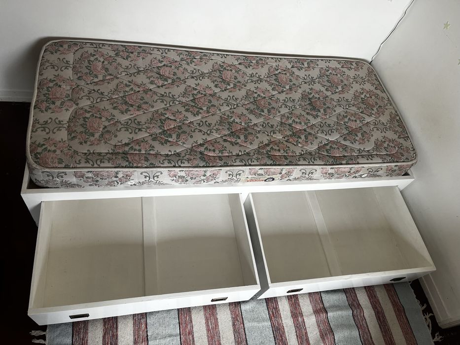 Cama solteiro com colchão