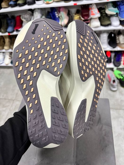 ОРИГІНАЛ 100% Кросівки Adidas Adizero Evo Sl Atr Putty Grey 46