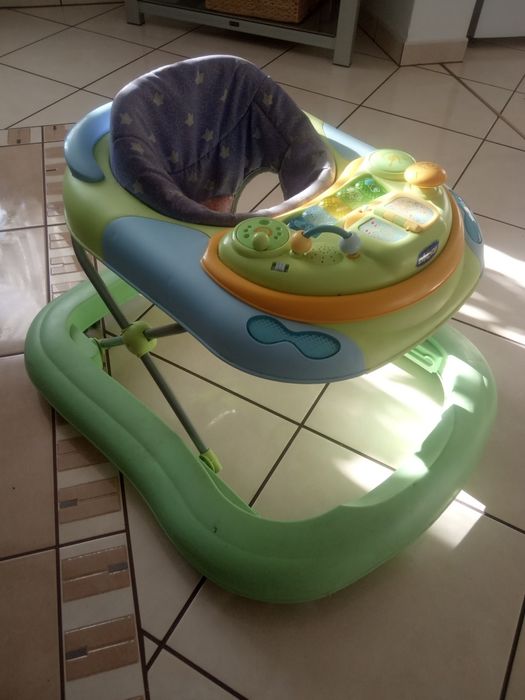 Chodzik Chicco panel grający dwa poziomy skladany
