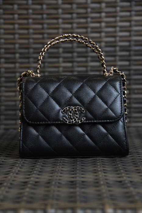 Сумка Chanel 23p top handle caviar handbag