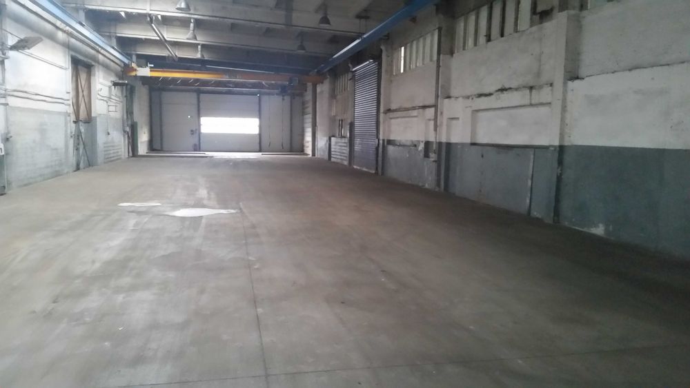 Hala produkcyjno-magazynowa 570 m² z dwiema suwnicami 5T
