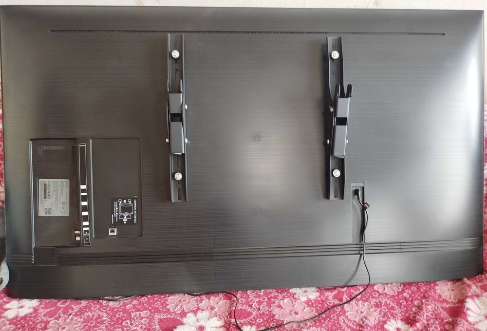 Продам Телевізор Samsung UE-58AU7100 (був у використанні 3 місяці)