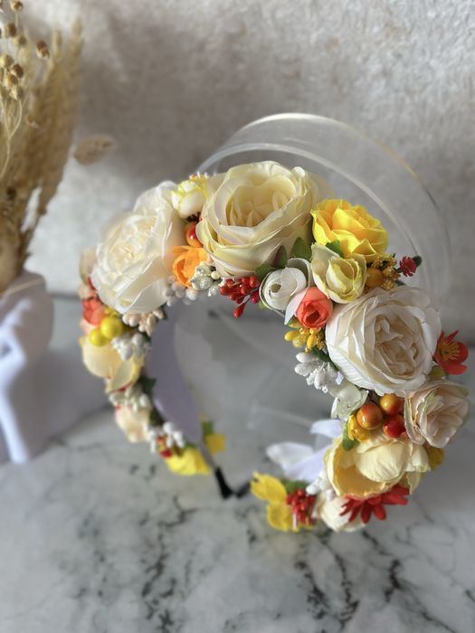 Внаявності,Український віночок зі стрічками,