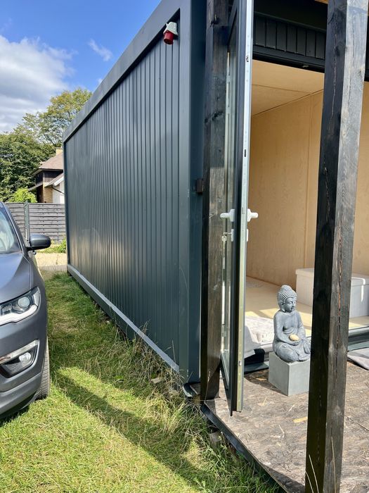 Domek z kontynerow morskich