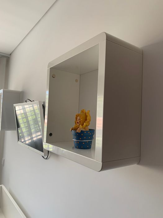 Secretária e módulos