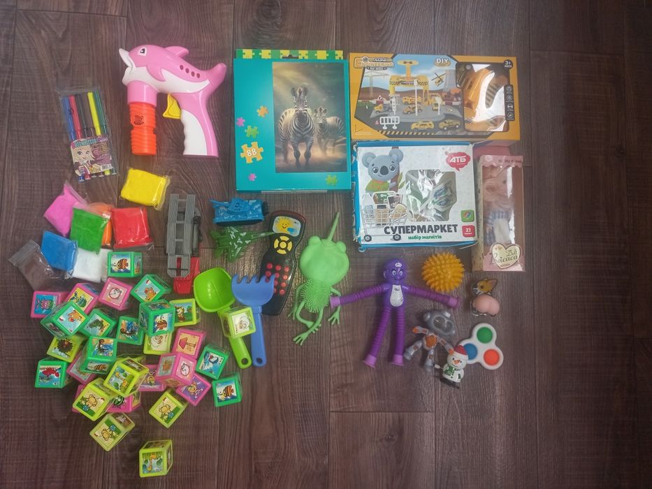 Пакет детских игрушек 122 грн.