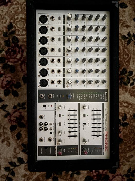 Мікшер-підсилювач Phonic 740 Powerpod Deluxe 2x220W