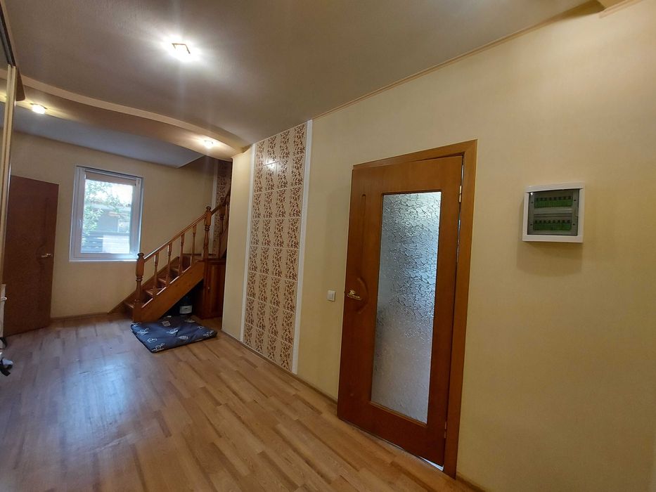 Продам в г. Чугуев дом 2008 г.п., пл. 135 кв.м