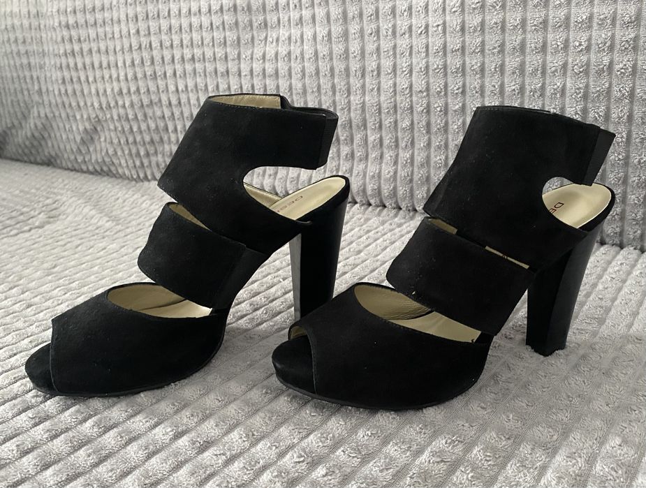 Босоніжки замшеві