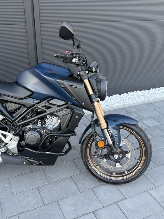 Honda CB125R z 2023r Niemcy 5 tys km ksiazki idealne