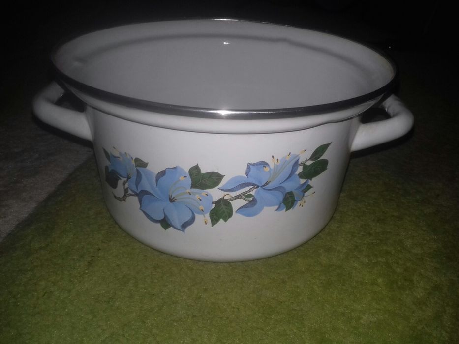 Посуда эмалированная  кастрюли