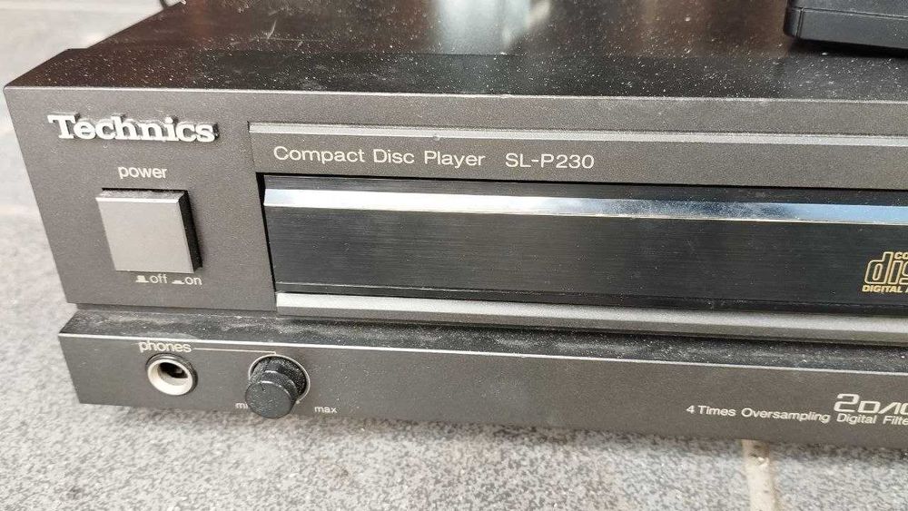 Leitor CD Technics SL-P230 vintage a funcionar com comando