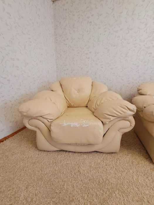 Диван и два кресла
