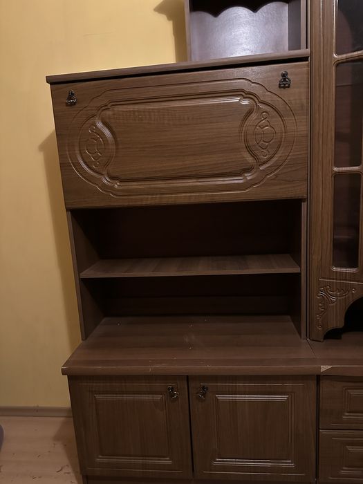 Стінка з креденсом та шафою 230 висота/48глибина /271ширина