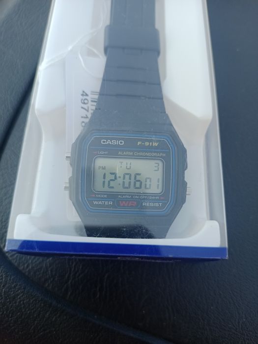 CASIO F-91W годинник і  10YEAR BATTERY