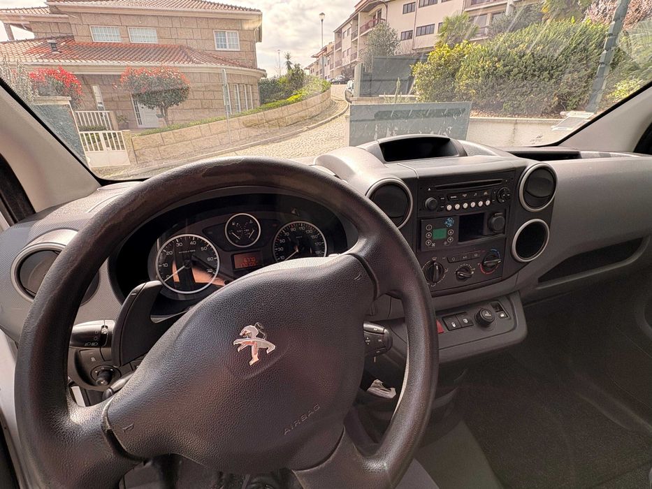 Peugeot Partner 1.6 BlueHDi 90 CV Automática Robotizada | 2016 | 179.000 km | 3 Lugares