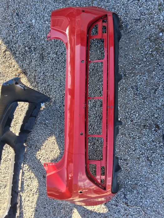 Para-choques Seat IBiza FR ano 2010 a 2014 modelo 5 portas usado com danos
