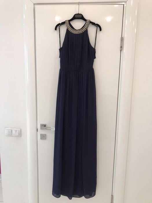 Нарядное вечернее платье в пол . Синее с открытой спиной .