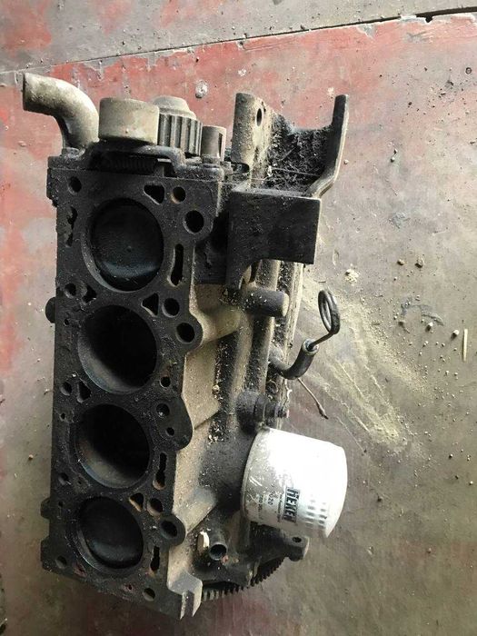 Блок двигателя в сборе Ford Escort 1.3 бензин