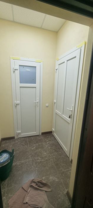 Здається напівпідвальне приміщення.