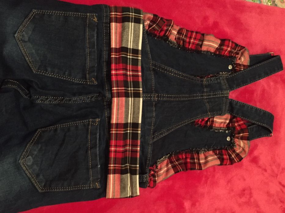 Jardineira tamanho 6 anos.