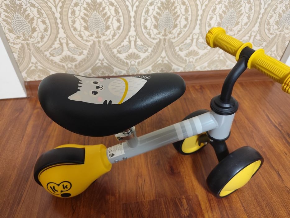 беговел біговел Kinderkraft Cutie Honey велосипед