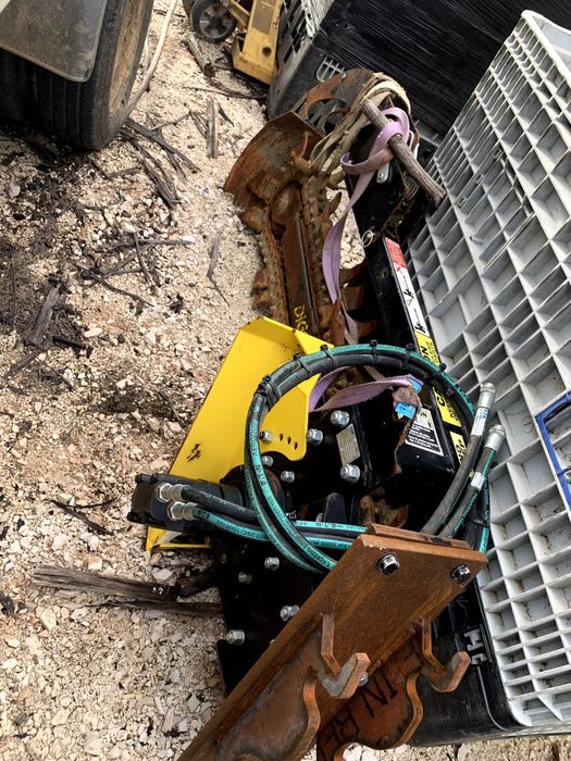 Trincheira  com maquina DIGGA Bobcat Kubota