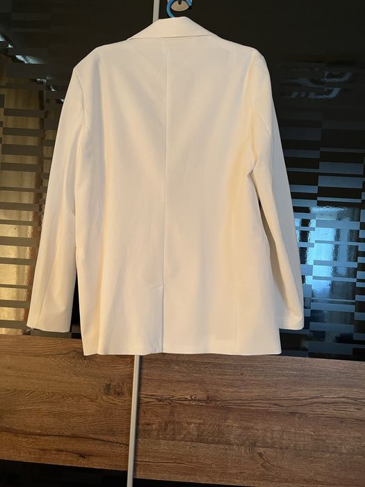 Жіночий  білий піджак Bershka