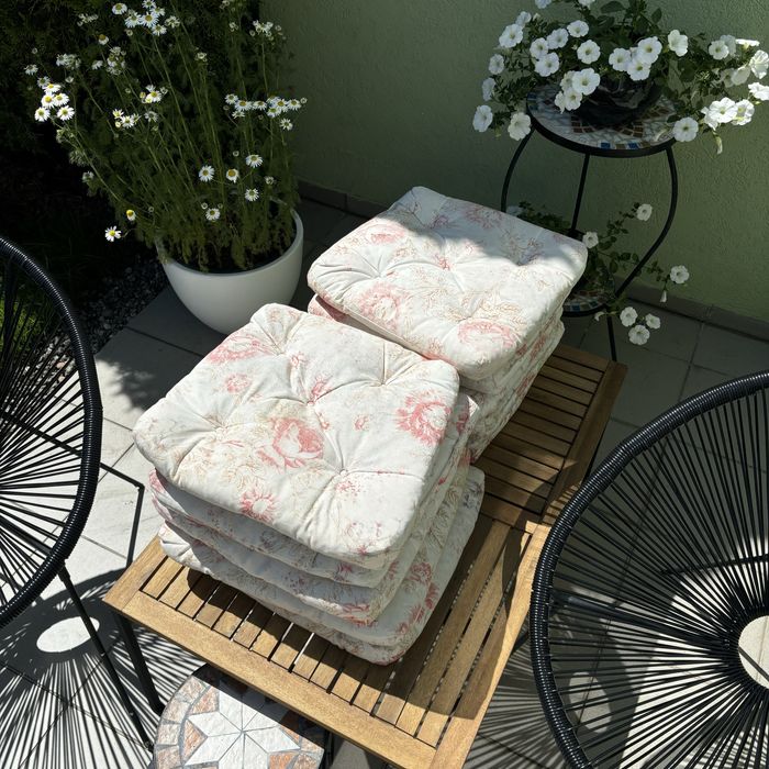 poduszka na krzesla ogrodowa IKEA Saralotta w kwiaty bawelna