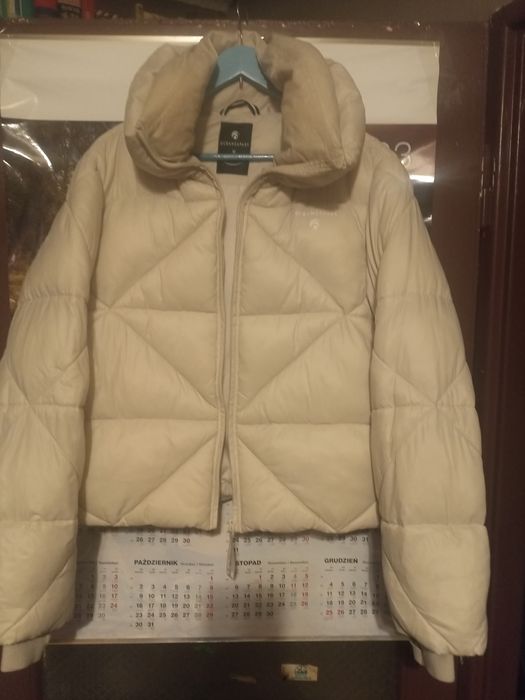 Ciepła puchowa kurtka a'la bomberka