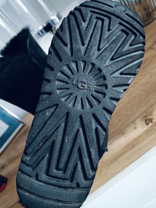 Śniegowce UGG Bailey zip czarne 39