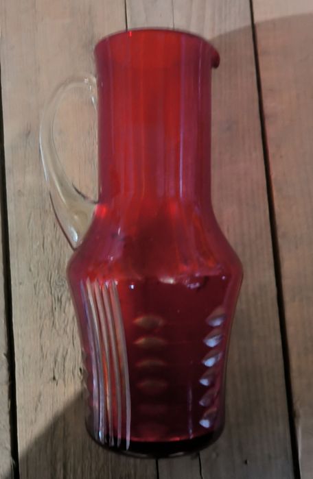 Кувшин вінтаж червоне скло