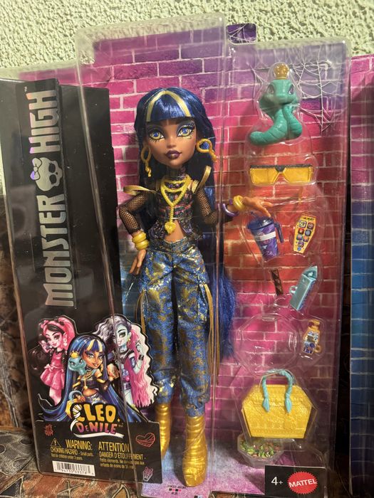 Ляльки Монстер хай . Лягуна Блу . Клео де Ніл