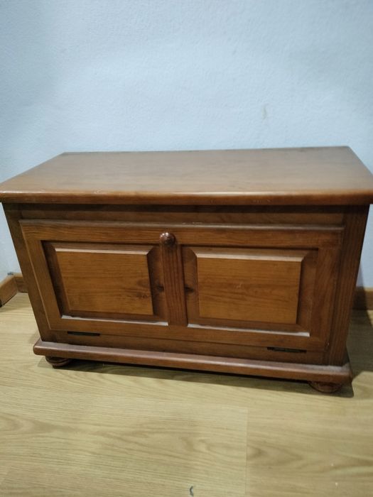 Bengaleiro com móvel de apoio em madeira maciça,