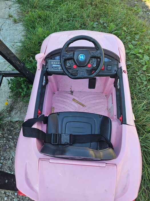 Samochodzik elektryczny