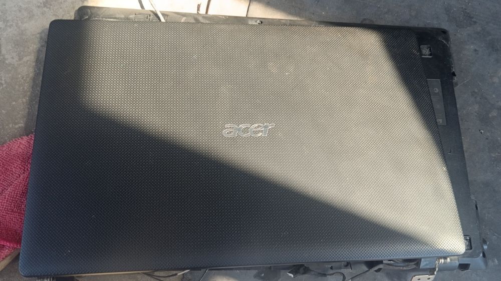 Крышка ноутбука acer Aspire 5742