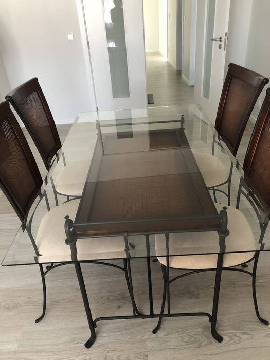 Mesa para sala de jantar com 4 cadeiras a preço apetitoso